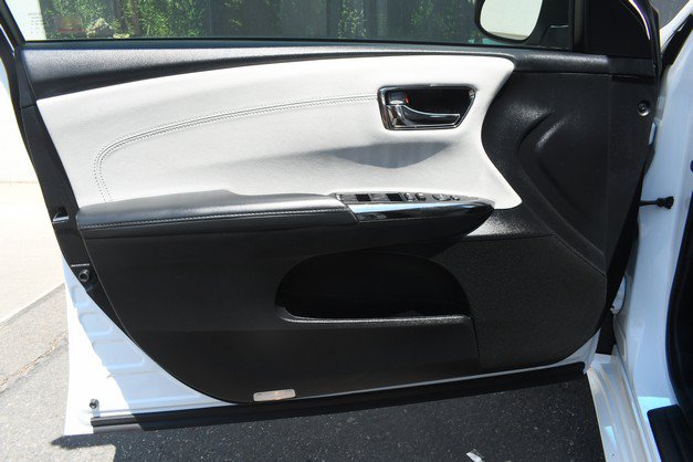 Used 2016 Toyota Avalon XLE Plus FWD image 13