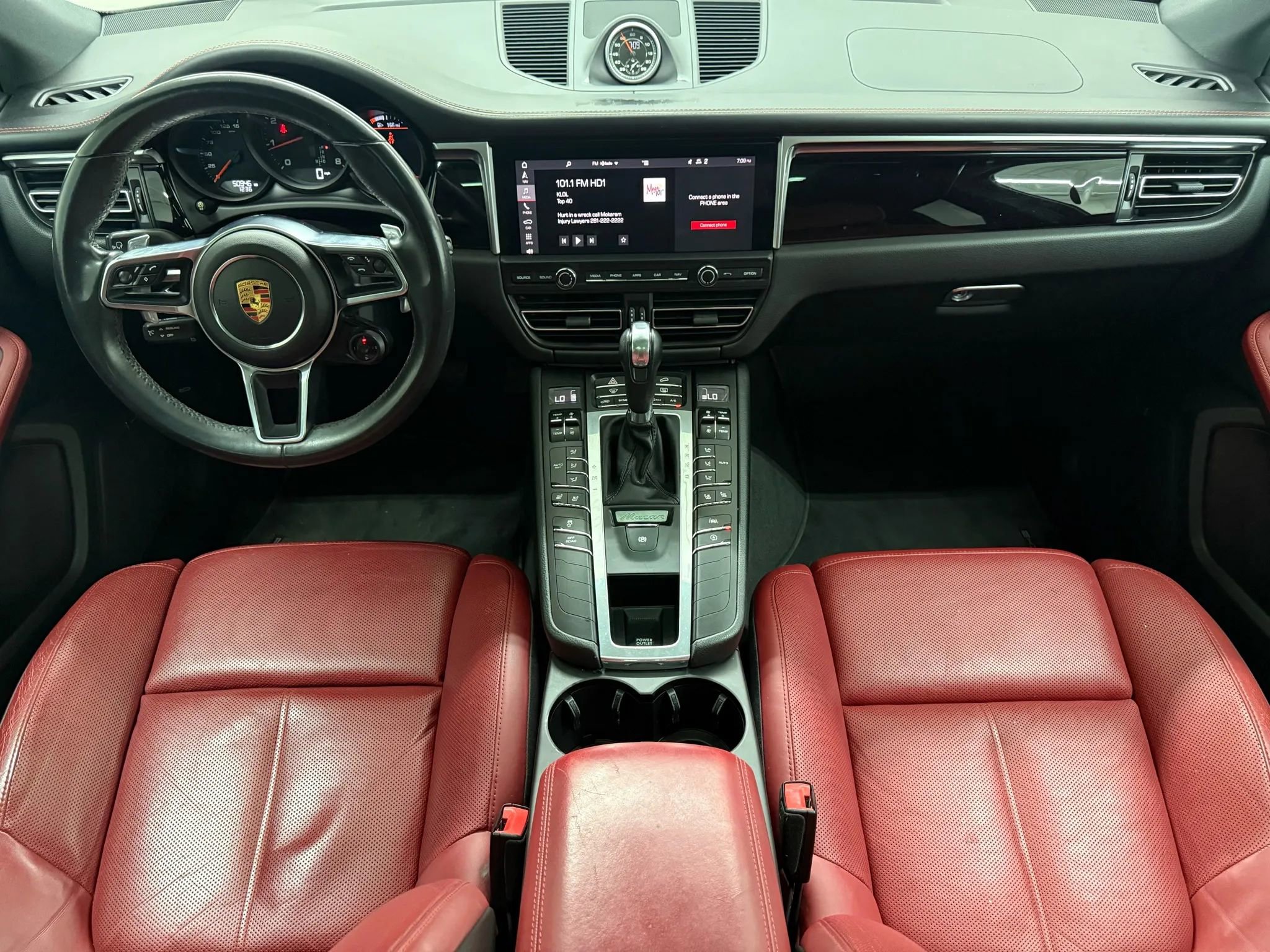 Used 2019 Porsche Macan Sport Edition image 2