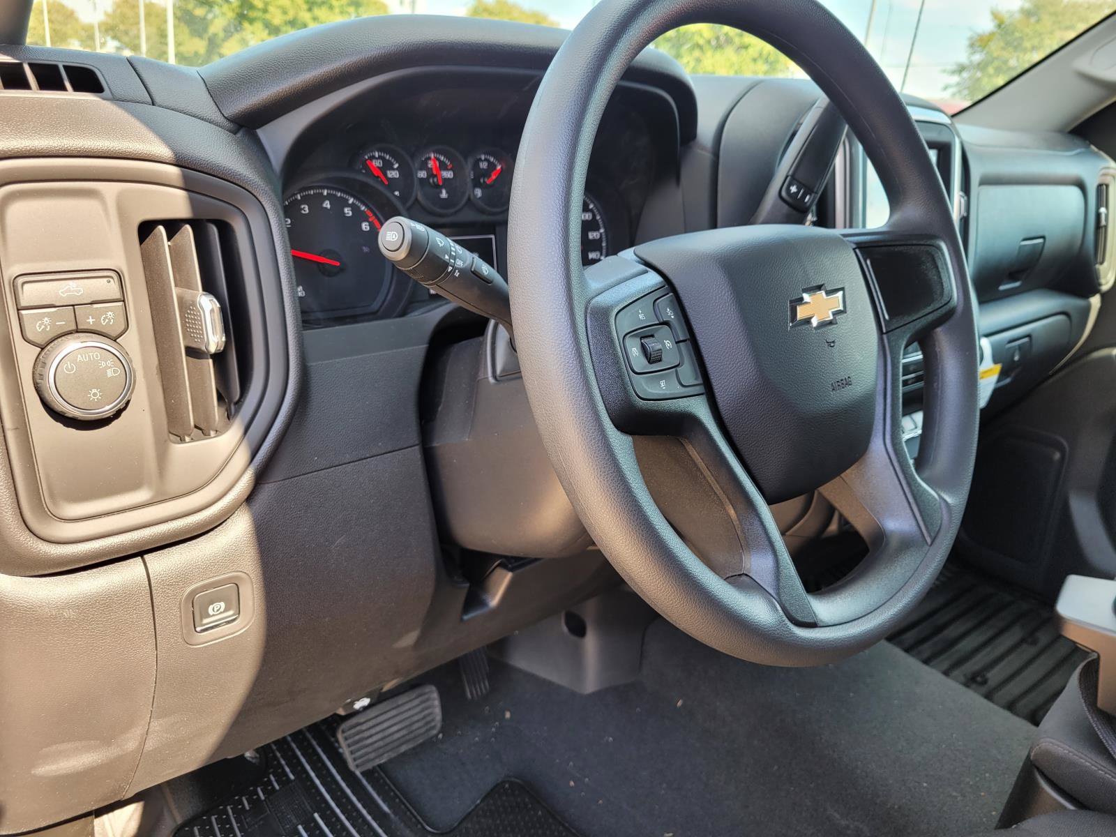 New 2026 Chevrolet Silverado 1500 Custom RWD image 15