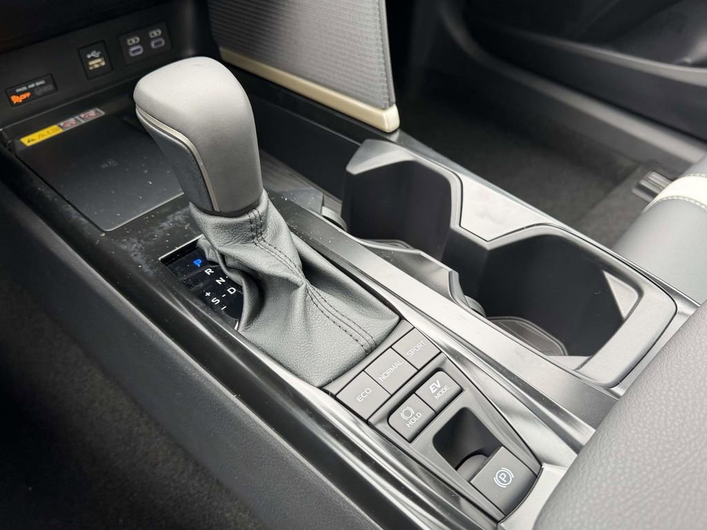 New 2026 Toyota Camry SE w/ Convenience Package FWD image 6