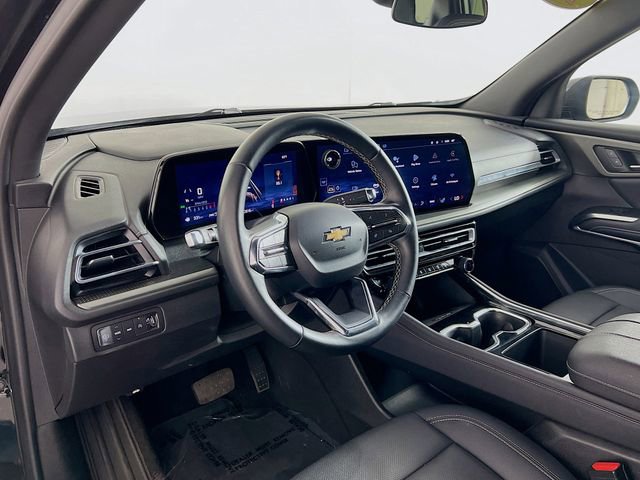 Used 2025 Chevrolet Traverse LT image 35