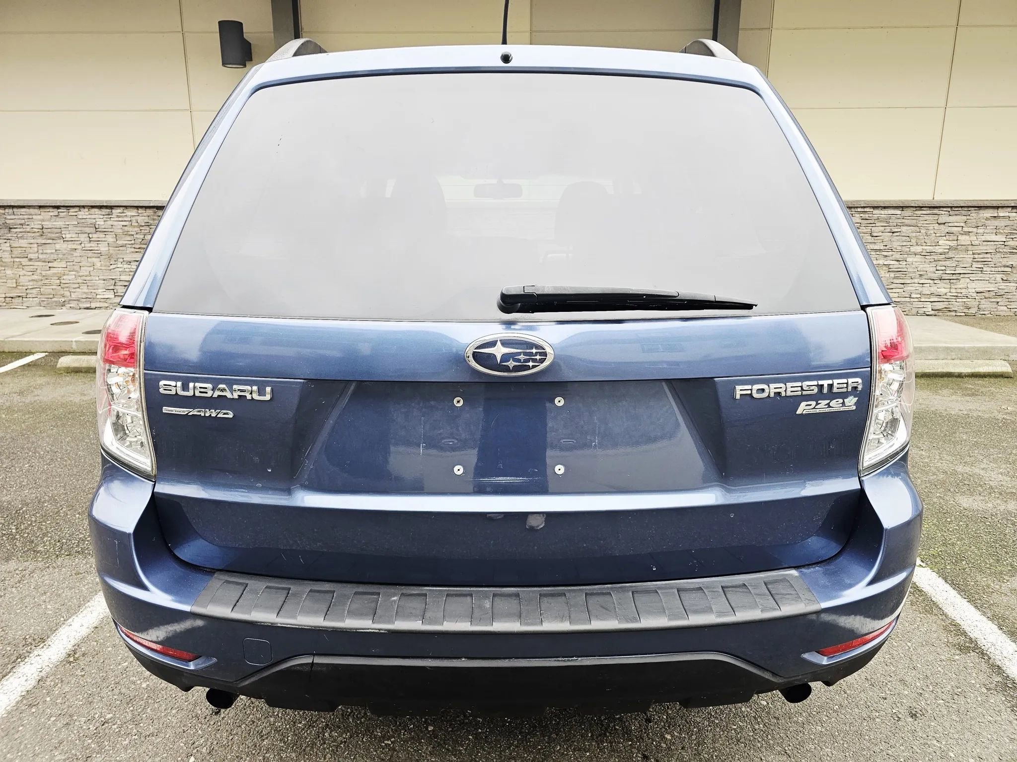 Used 2011 Subaru Forester 2.5X Premium w/ All-Weather Pkg AWD/4WD image 4