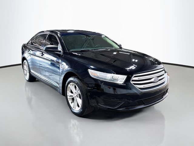 Used 2017 Ford Taurus SE FWD image 3