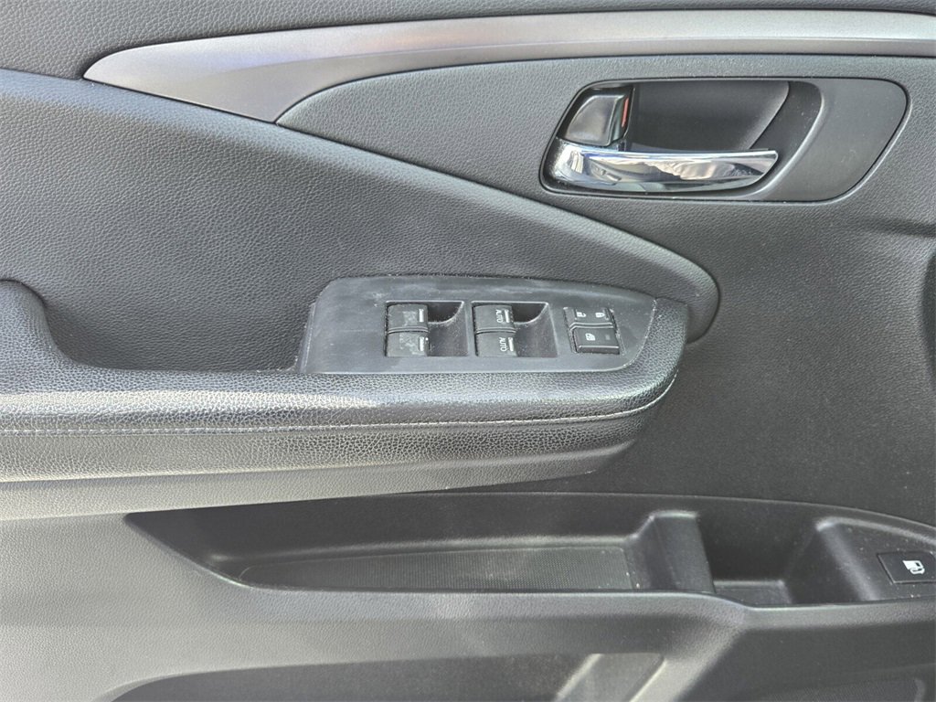 Used 2017 Honda Ridgeline RTL-T image 24