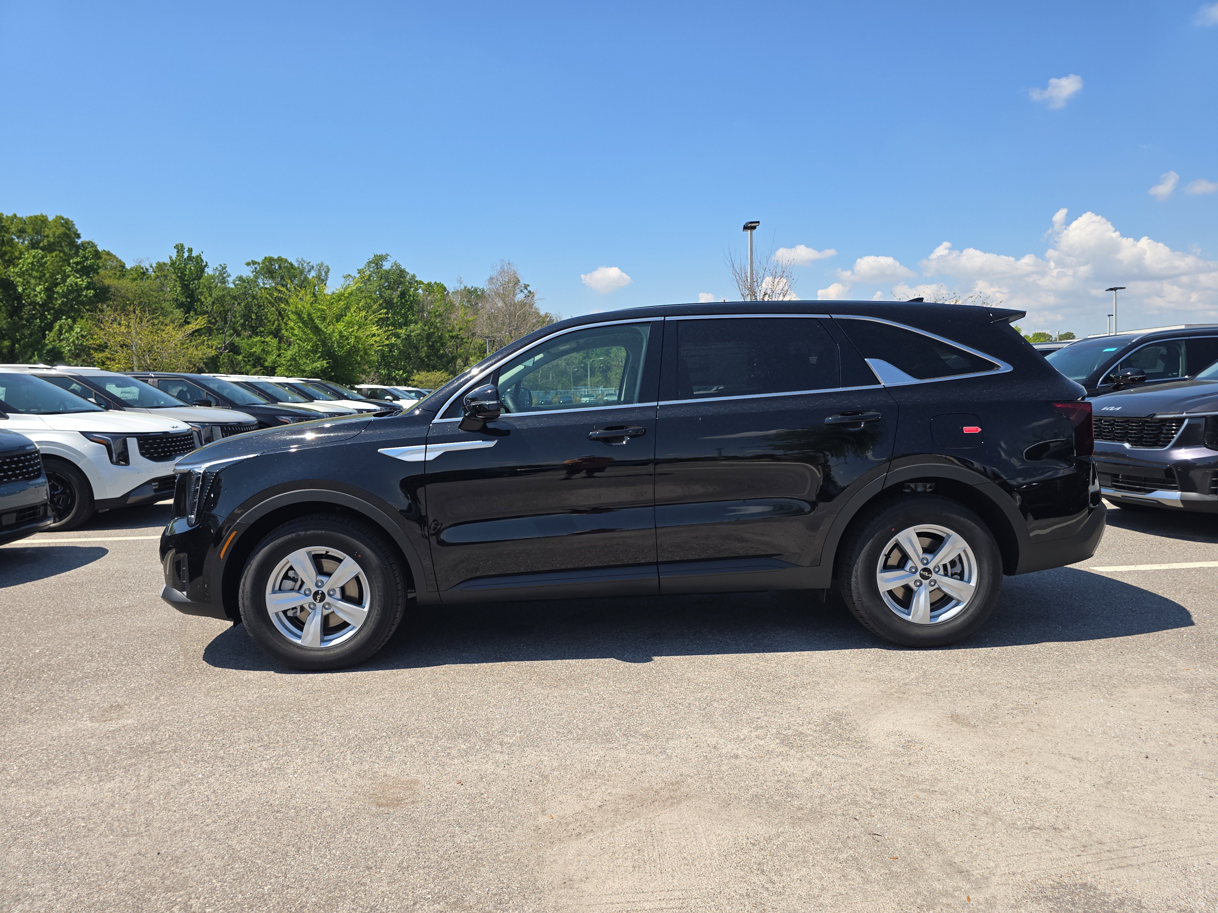 New 2026 Kia Sorento LX FWD image 5