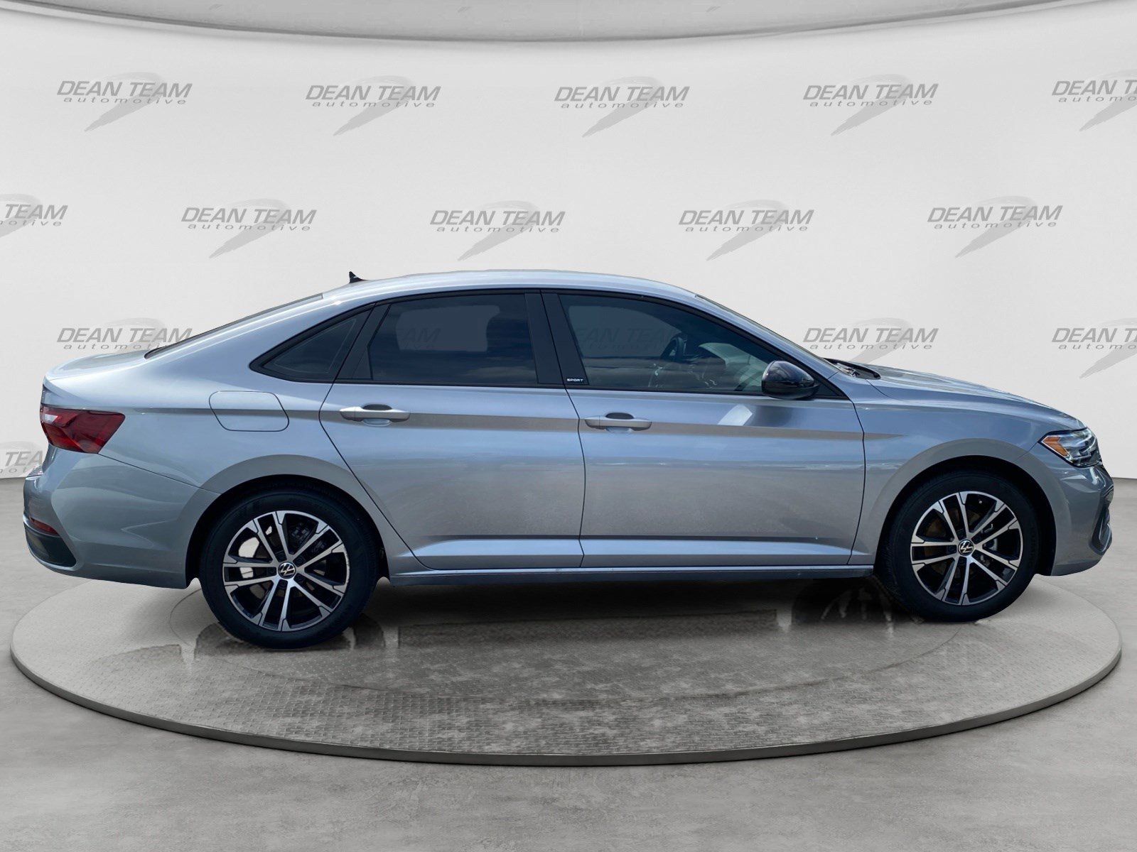 Used 2024 Volkswagen Jetta Sport FWD image 11