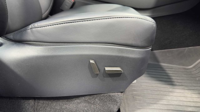 Used 2024 Tesla Model Y Performance AWD/4WD image 12