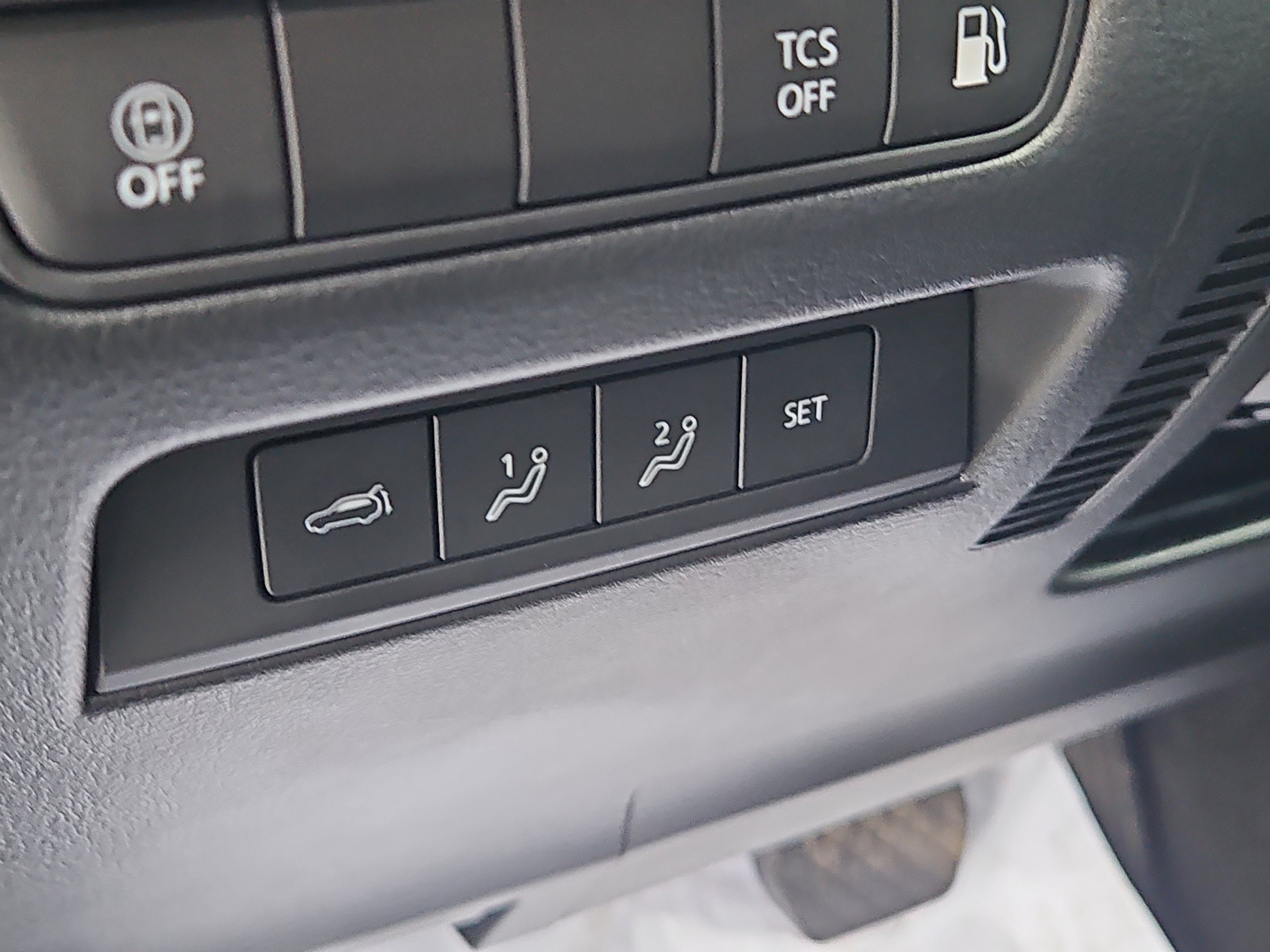 Certified 2025 MAZDA CX-50 2.5 Hybrid w/ Cargo Package image 12