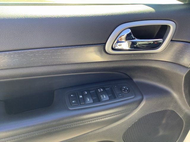 Used 2018 Jeep Grand Cherokee Laredo RWD image 10