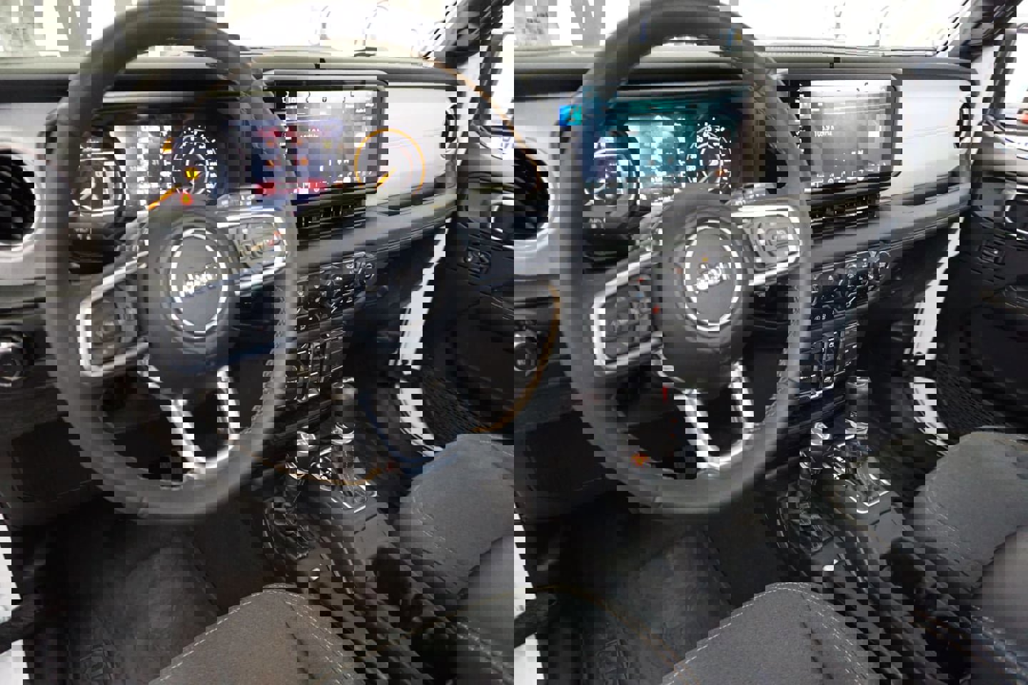 Used 2024 Jeep Wrangler Sahara w/ Safety Group image 9