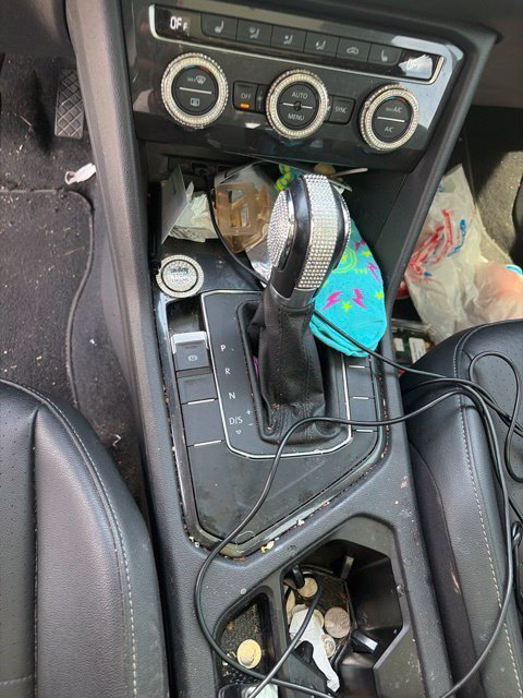 Used 2019 Volkswagen Tiguan SE w/ Panoramic Sunroof Package FWD image 10