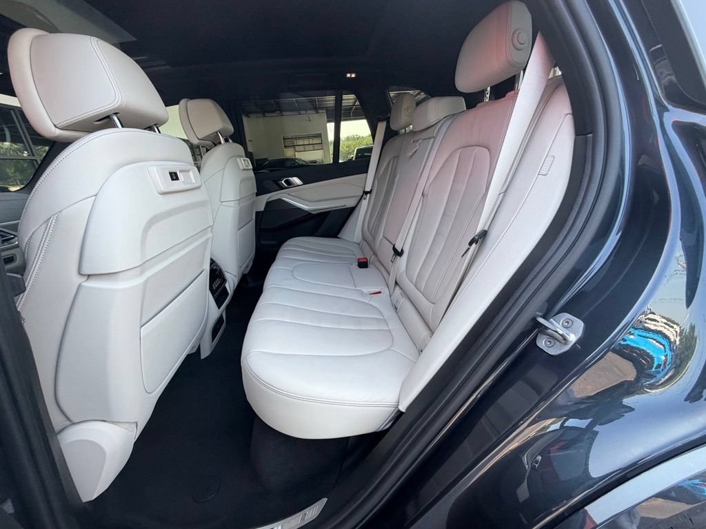 Used 2022 BMW X5 M50i w/ Premium Package AWD/4WD image 27