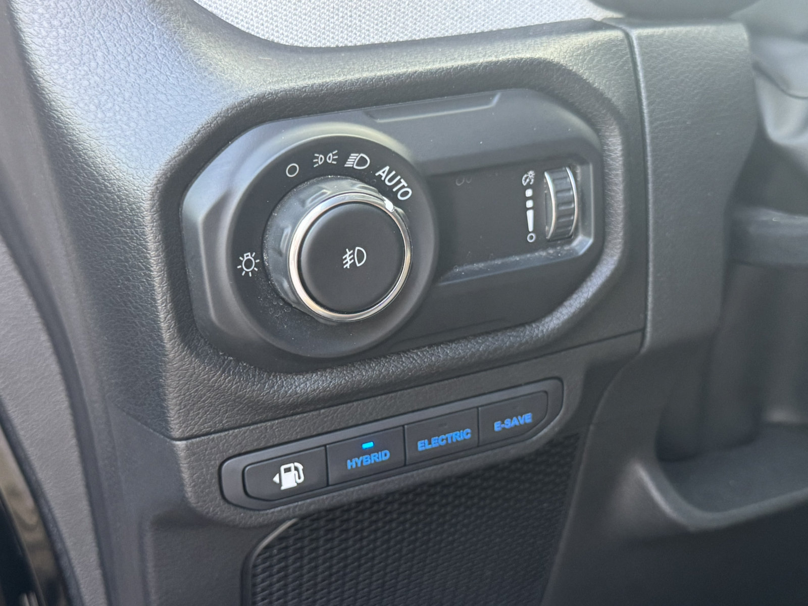 Used 2025 Jeep Wrangler Willys AWD/4WD image 33