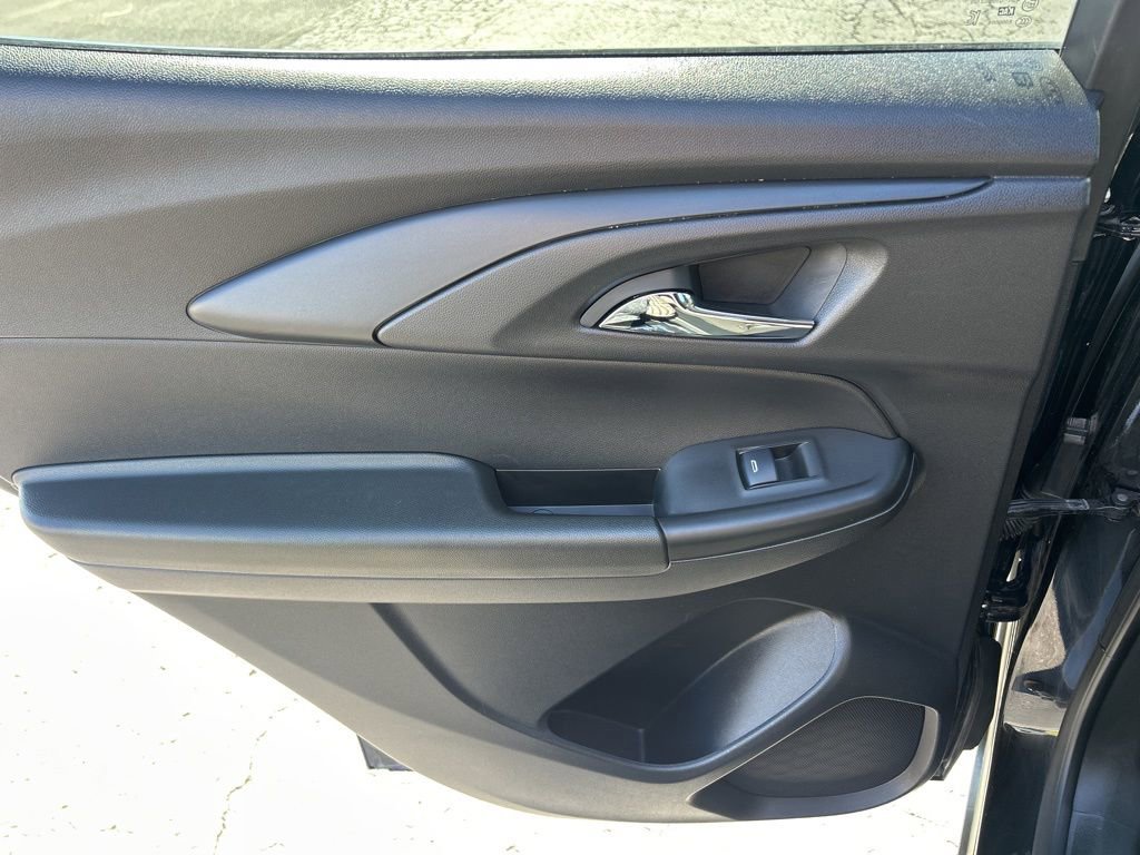 Used 2024 Chevrolet TrailBlazer LT w/ LT Cold Weather Package image 33