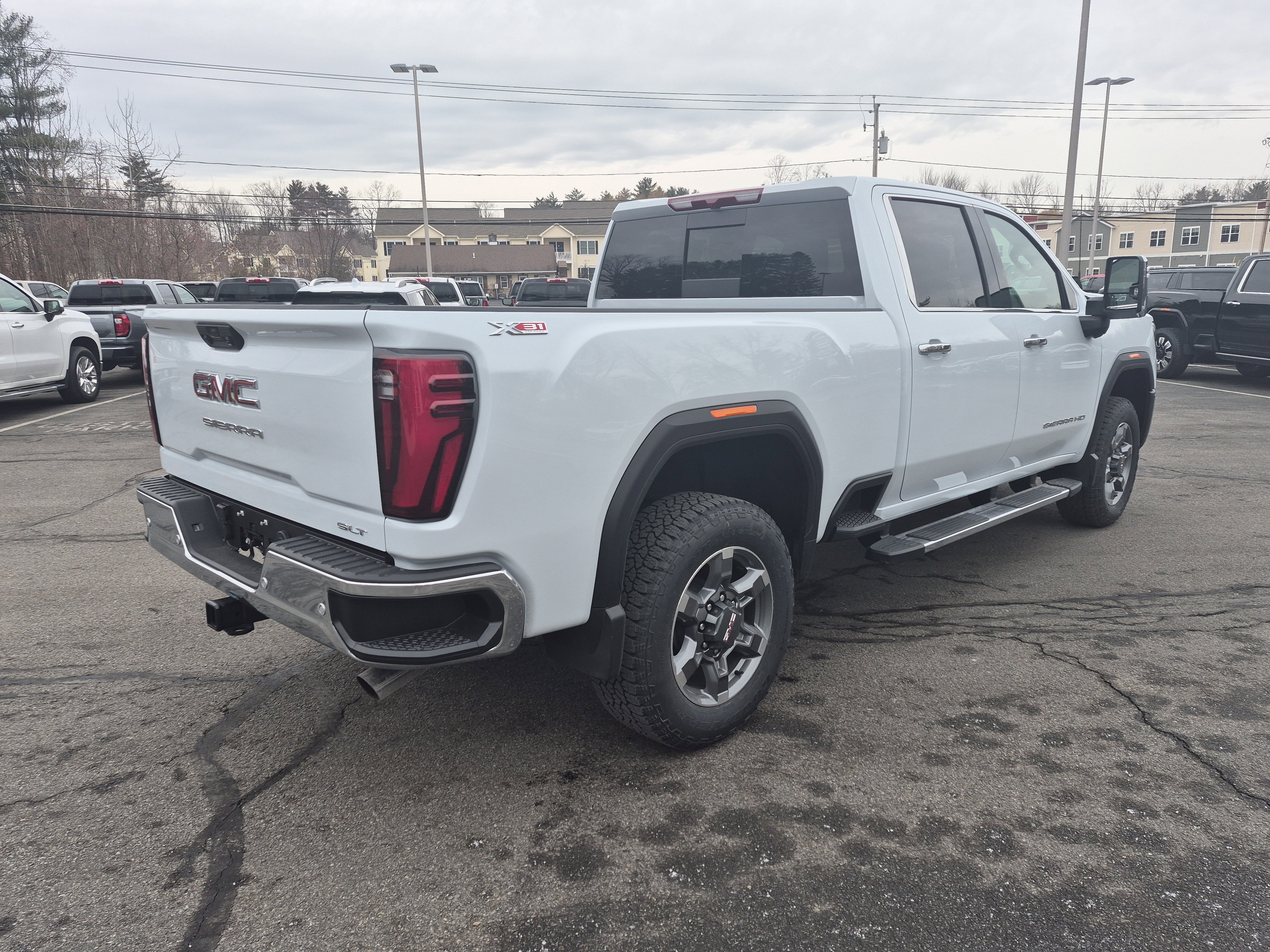 Used 2026 GMC Sierra 2500 SLT w/ SLT Premium Package image 5