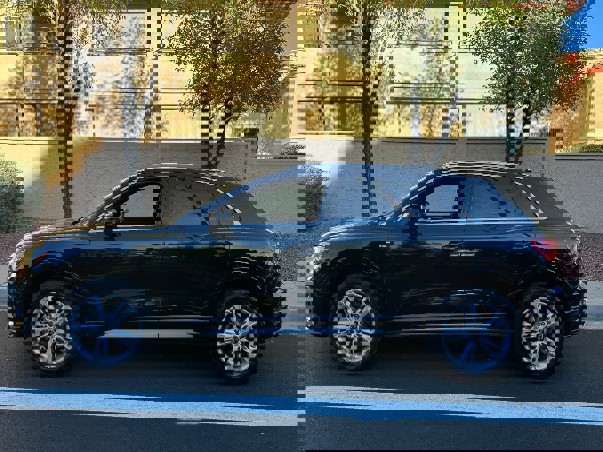 Used 2022 Audi Q3 2.0T Premium w/ Convenience Package image 5