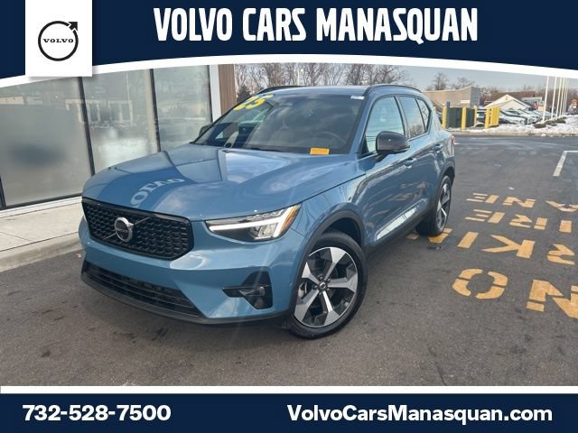Certified 2025 Volvo XC40 B5 Plus AWD/4WD video 1