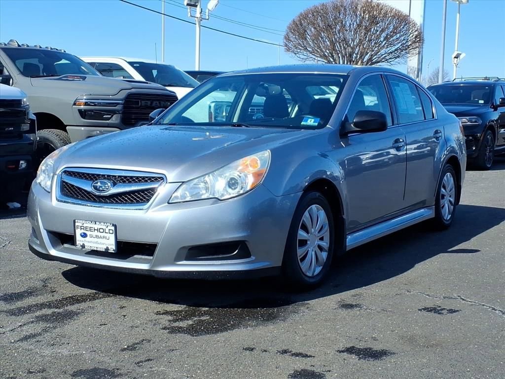 Used 2010 Subaru Legacy 2.5i image 3