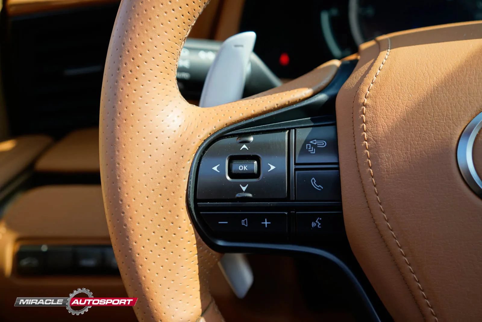 Used 2021 Lexus LC 500 Convertible w/ Touring Package RWD image 17