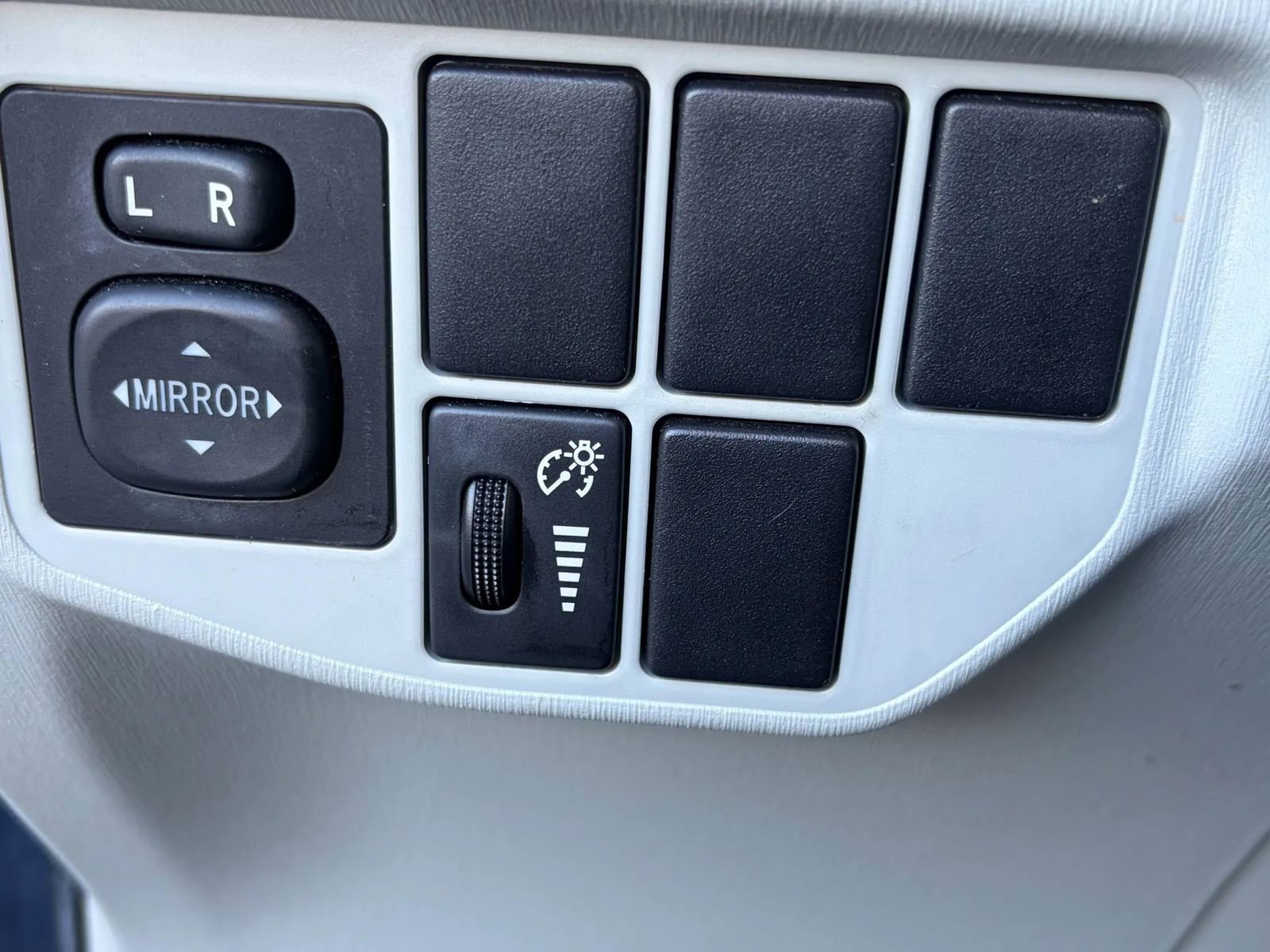 Used 2012 Toyota Prius Three image 25