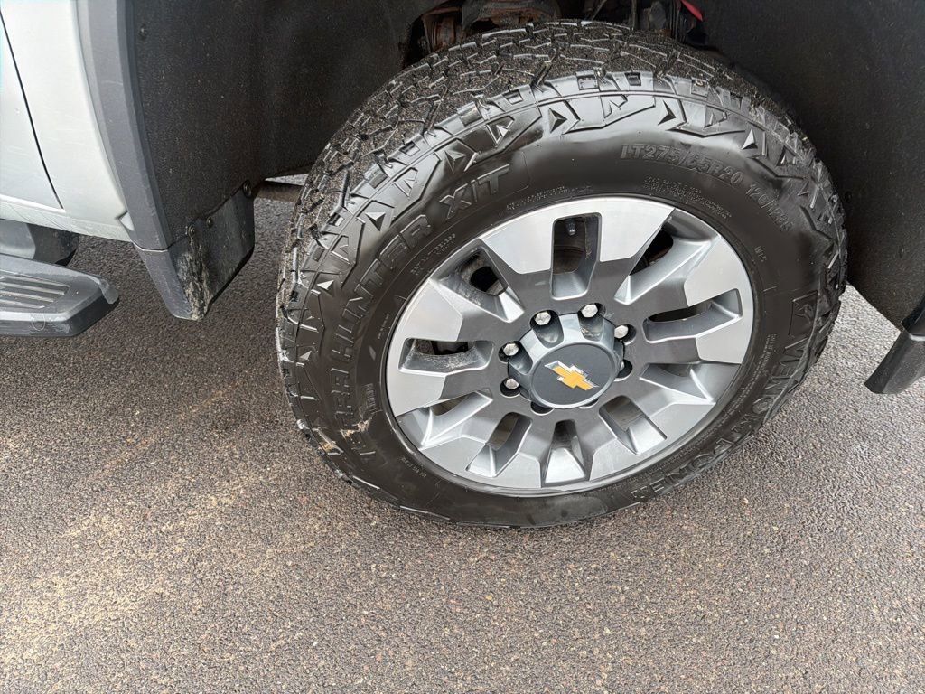 Used 2022 Chevrolet Silverado 2500 Custom w/ Custom Value Package image 9