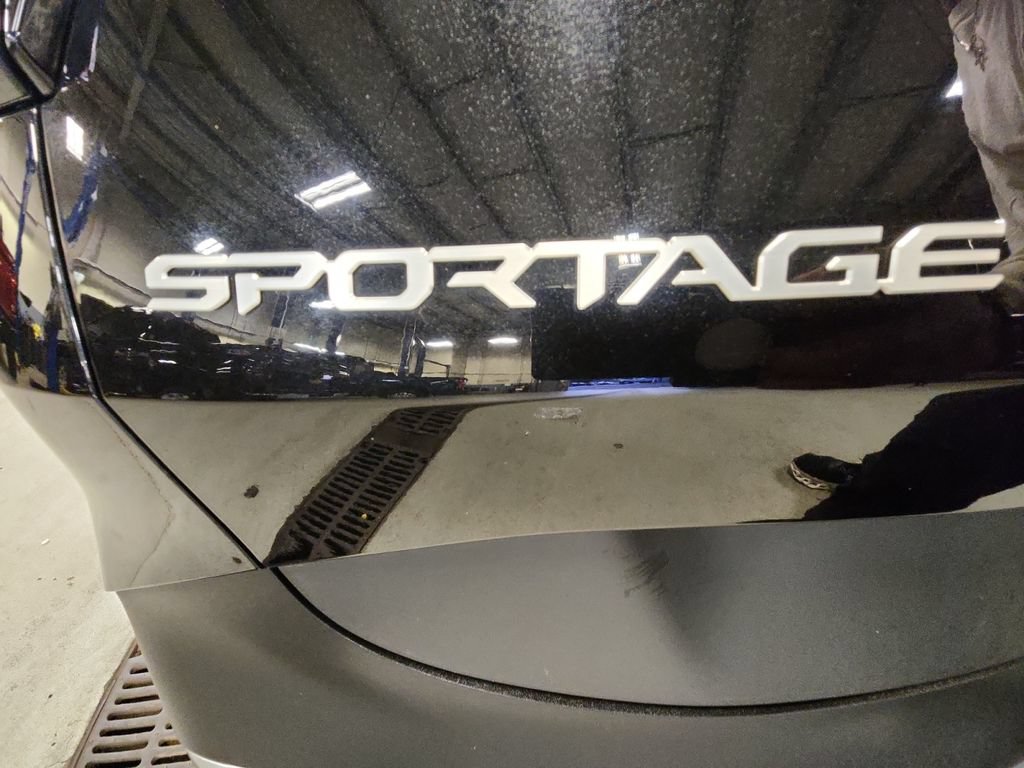 Used 2023 Kia Sportage LX AWD/4WD image 39
