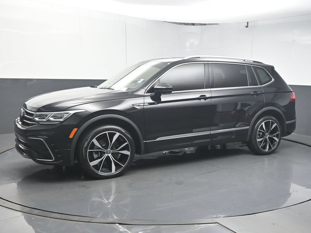 Used 2024 Volkswagen Tiguan SEL R-Line AWD/4WD image 4