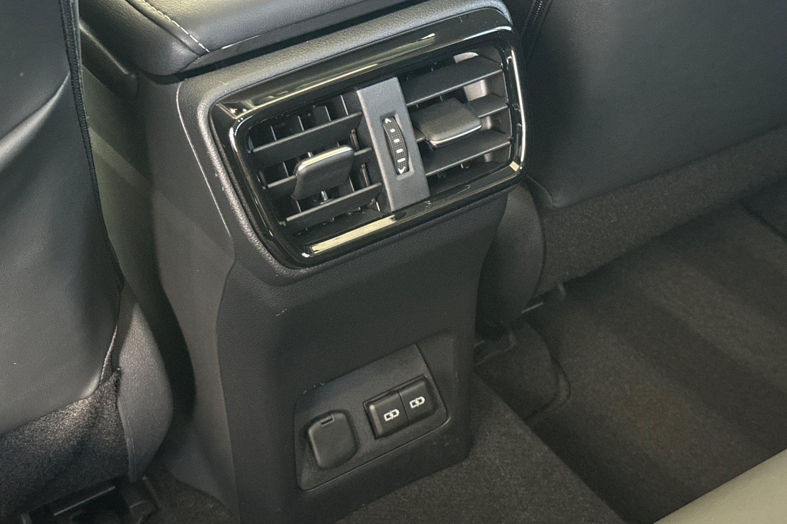 Used 2025 Lexus NX 250 FWD w/ Accessory Package (2T) image 16