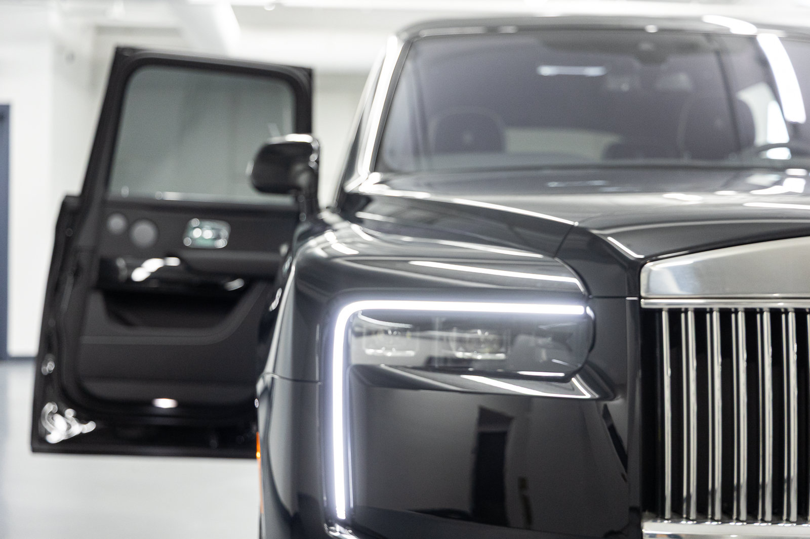 New 2027 Rolls-Royce Cullinan AWD/4WD image 24