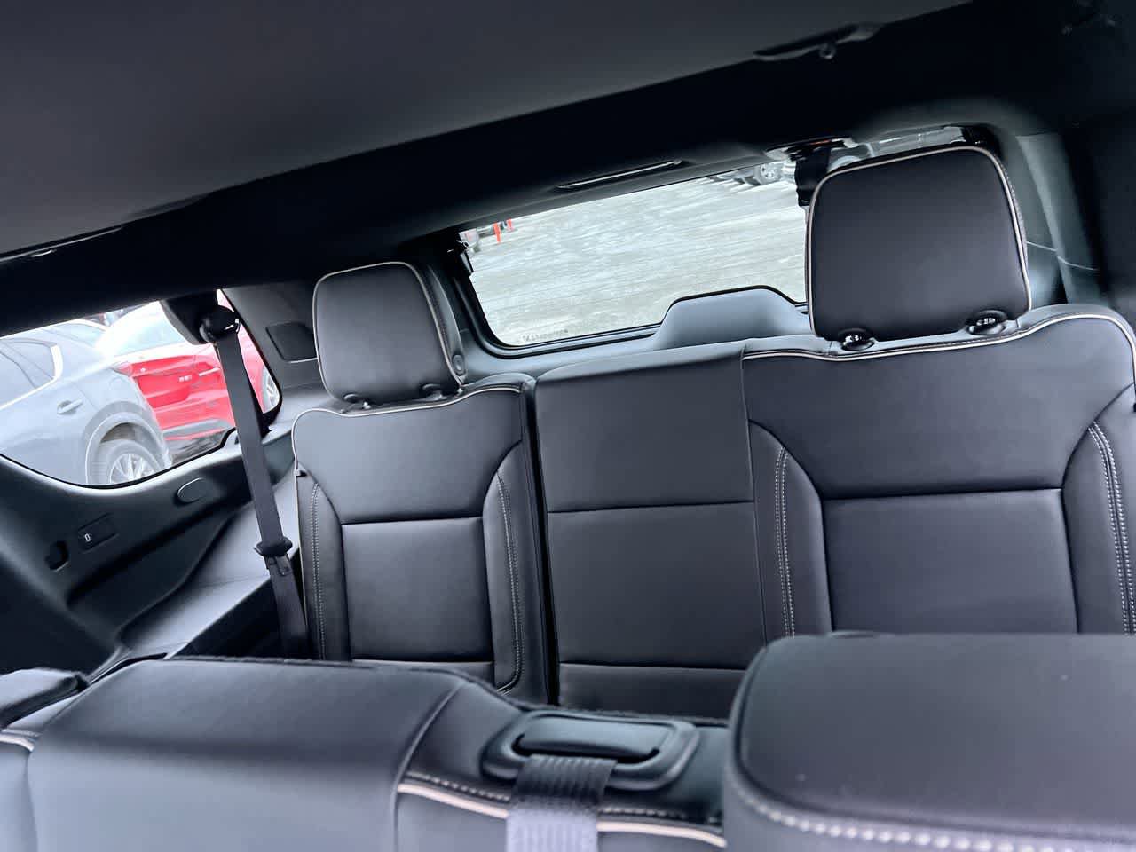 Used 2021 Chevrolet Tahoe Premier w/ Premium Package image 24