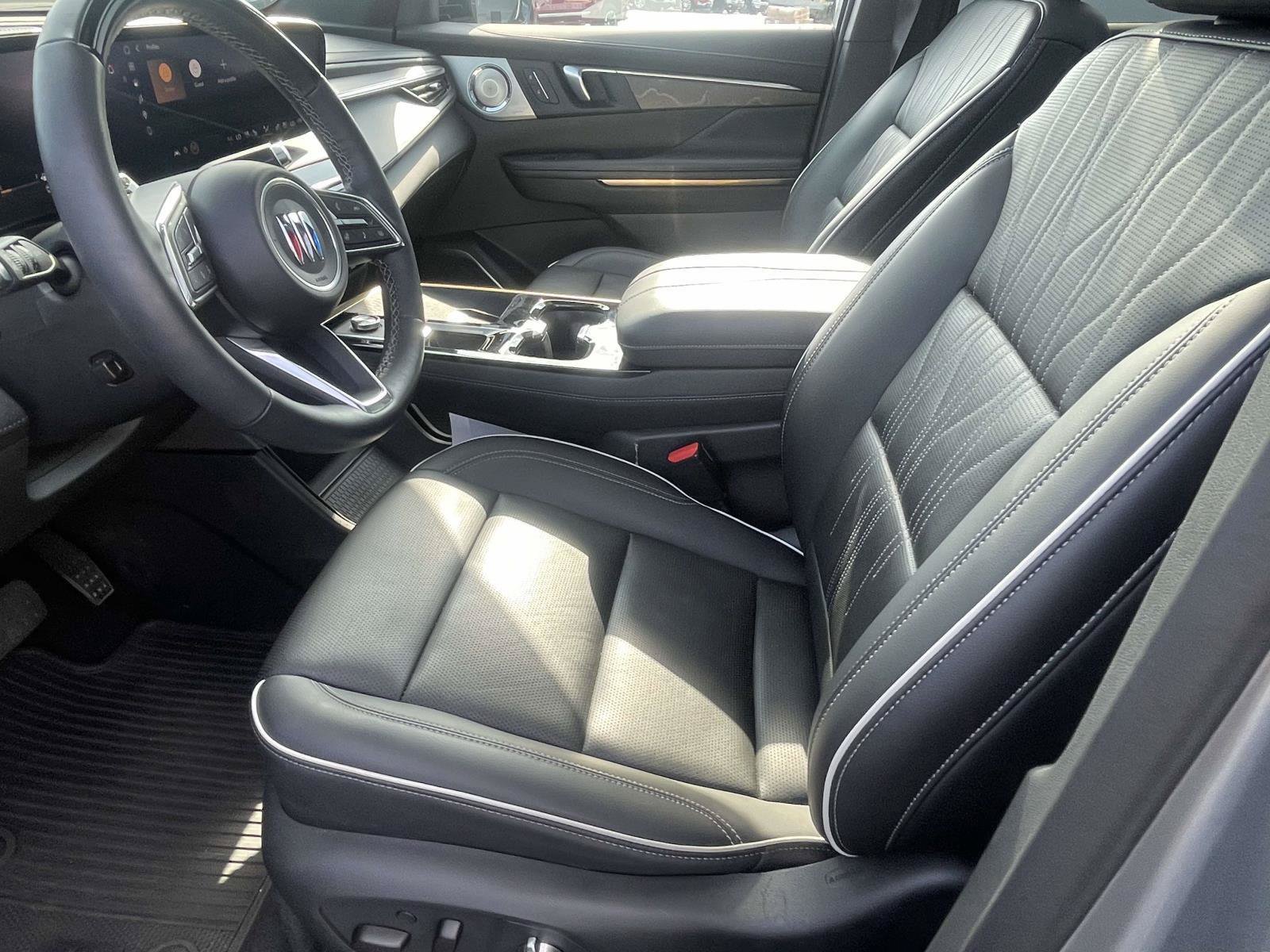 Certified 2025 Buick Enclave Avenir w/ Super Cruise Package AWD/4WD image 17