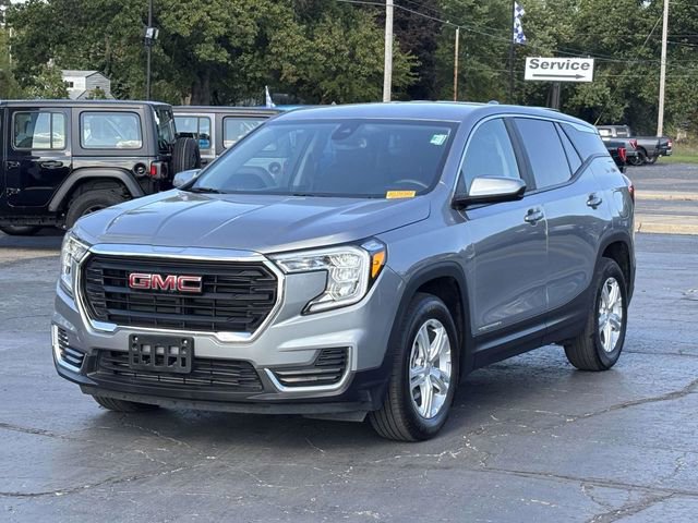 Used 2024 GMC Terrain SLE image 26