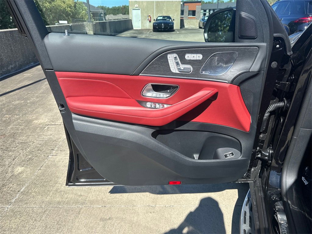 New 2026 Mercedes-Benz GLS 580 4MATIC image 11