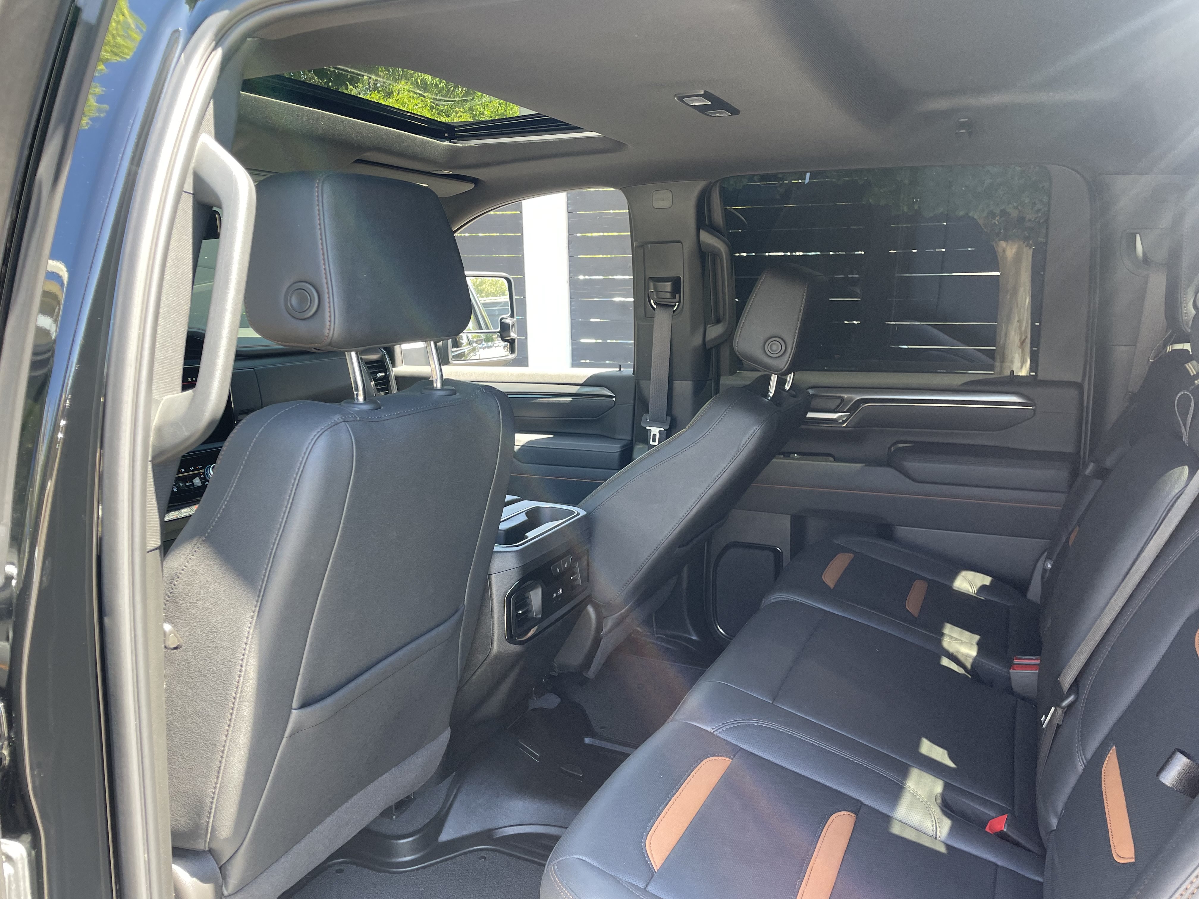 Used 2025 GMC Sierra 2500 AT4 w/ AT4 Preferred Package AWD/4WD image 15