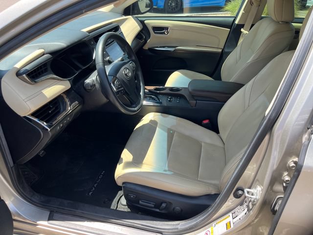 Used 2016 Toyota Avalon Limited w/ Toyota Safety Sense Package FWD image 2
