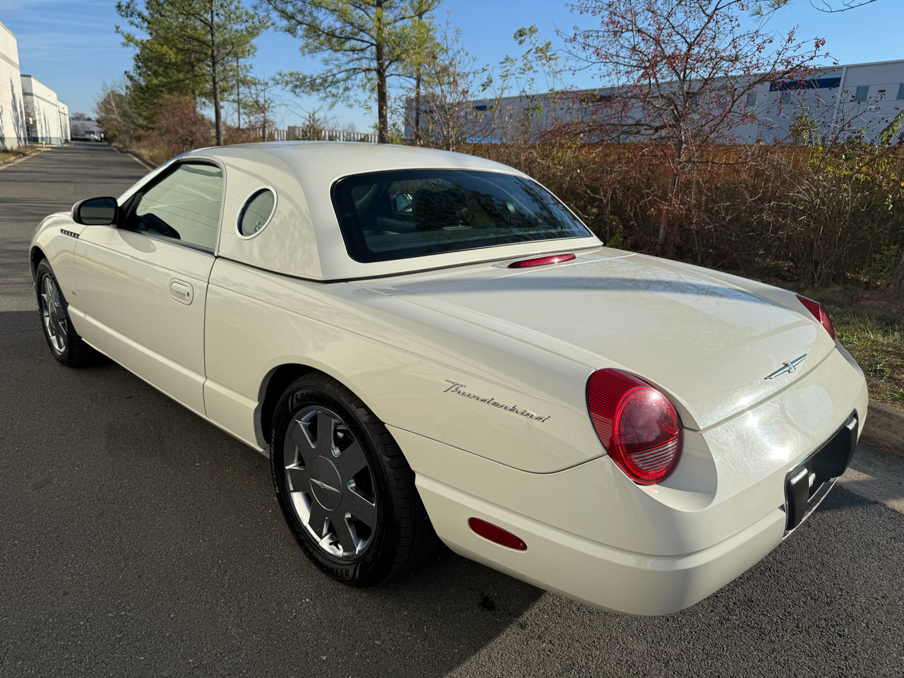 Used 2003 Ford Thunderbird image 19