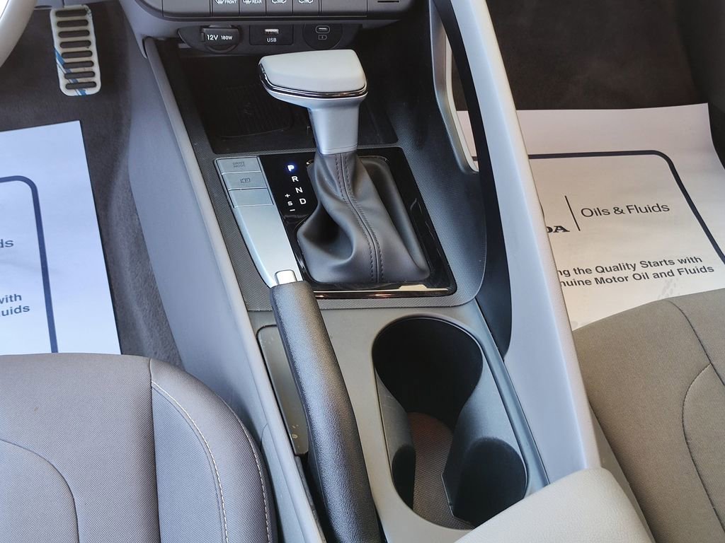 Used 2025 Hyundai Elantra Sport image 21