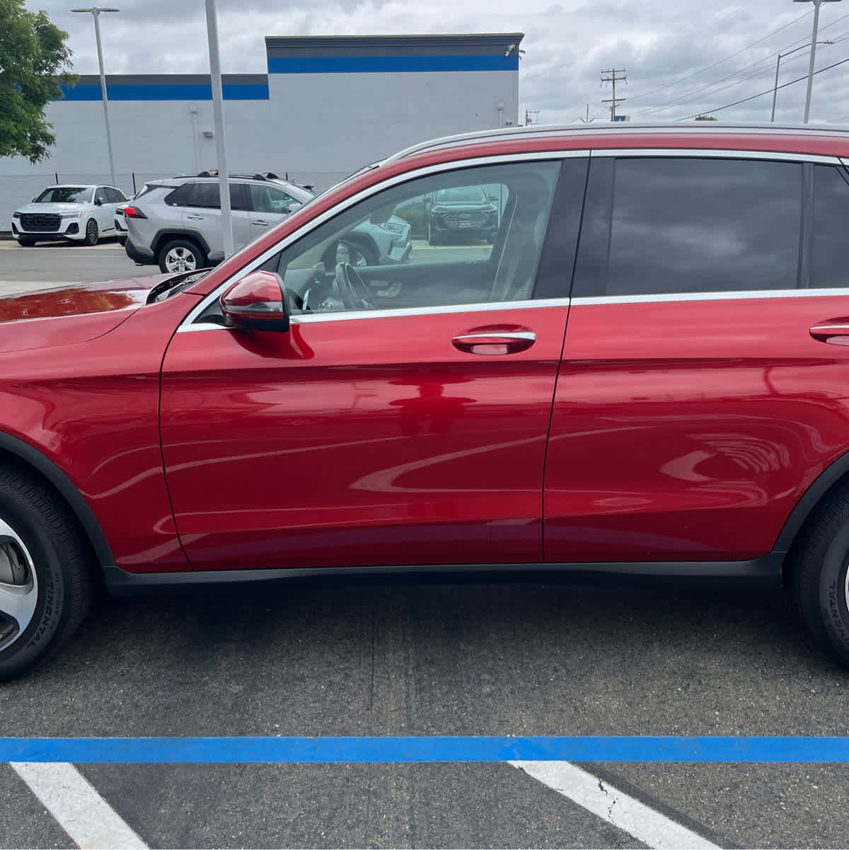 Used 2017 Mercedes-Benz GLC 300 4MATIC image 4