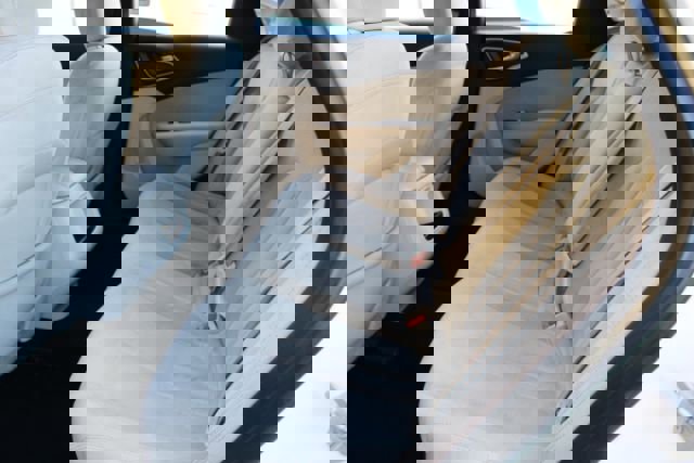 Used 2015 Chrysler 200 Limited image 9