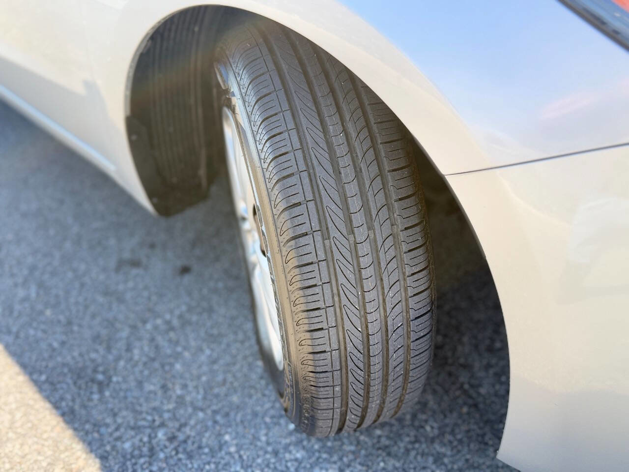 Used 2017 Kia Forte LX image 12