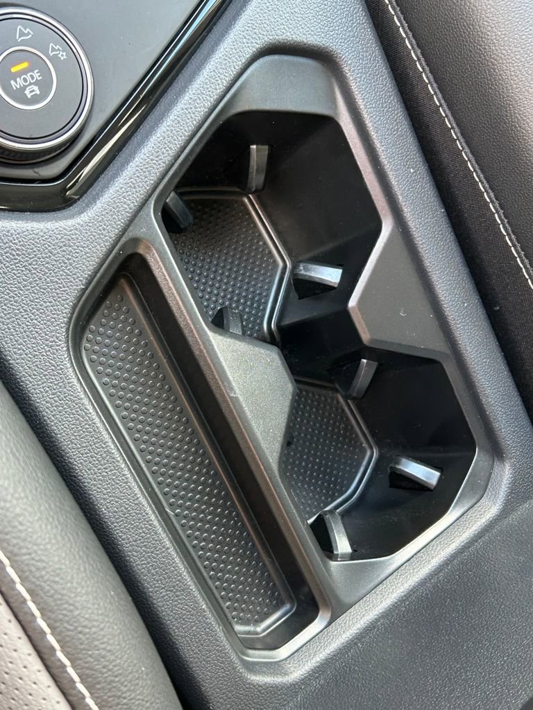 Used 2022 Volkswagen Taos SEL w/ Panoramic Sunroof Package image 27