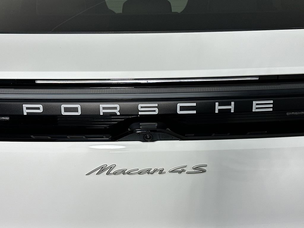 Used 2025 Porsche Macan 4S Electric image 35