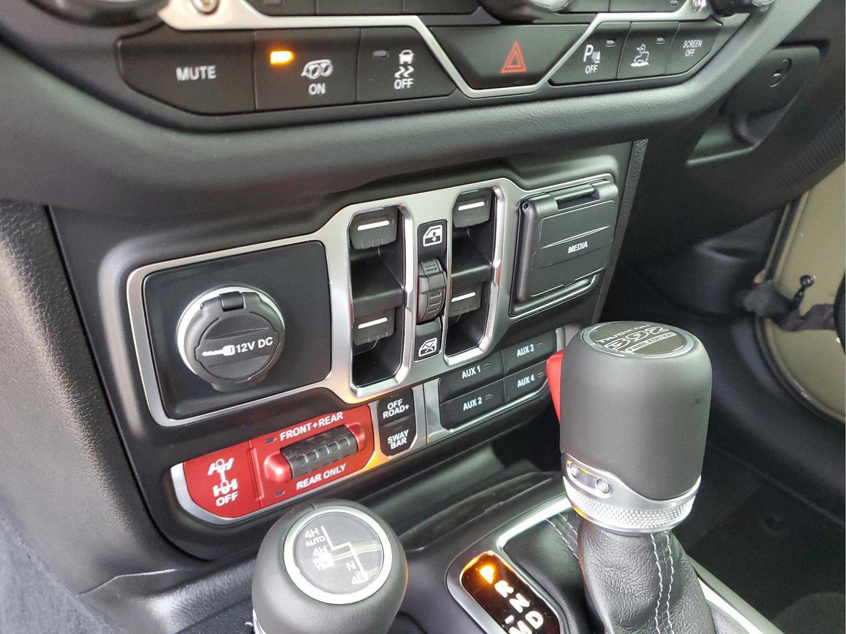 New 2025 Jeep Wrangler Unlimited Rubicon 392 image 17