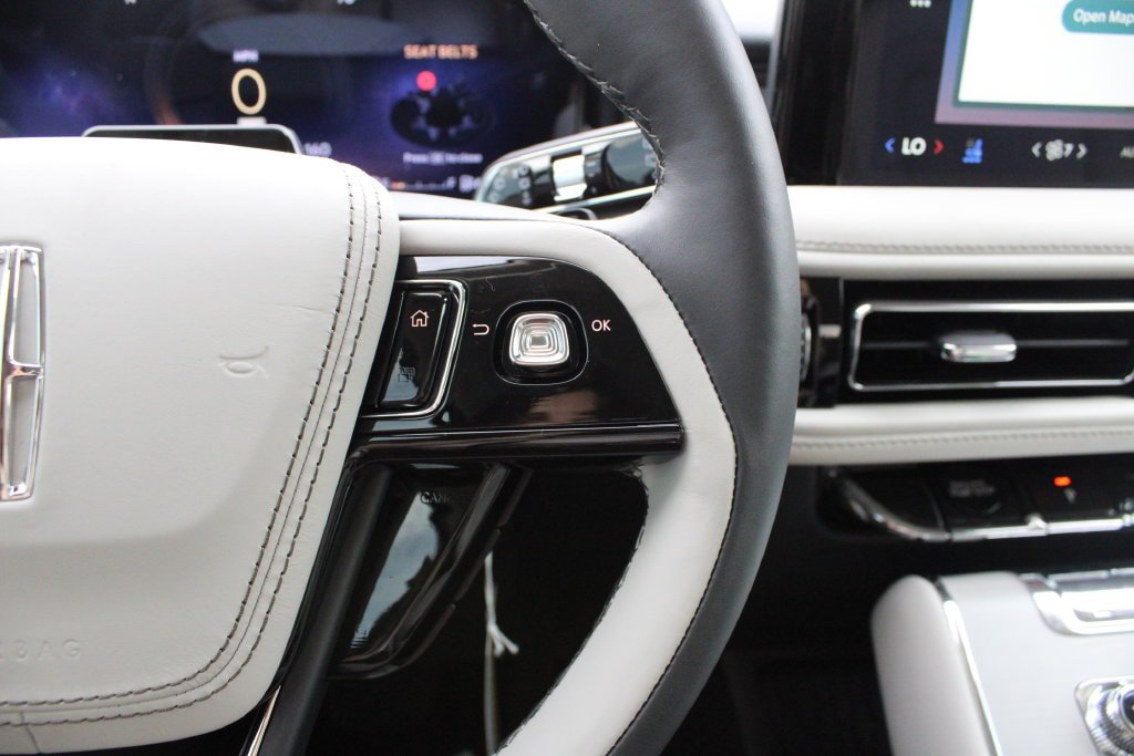 New 2026 Lincoln Aviator AWD image 13