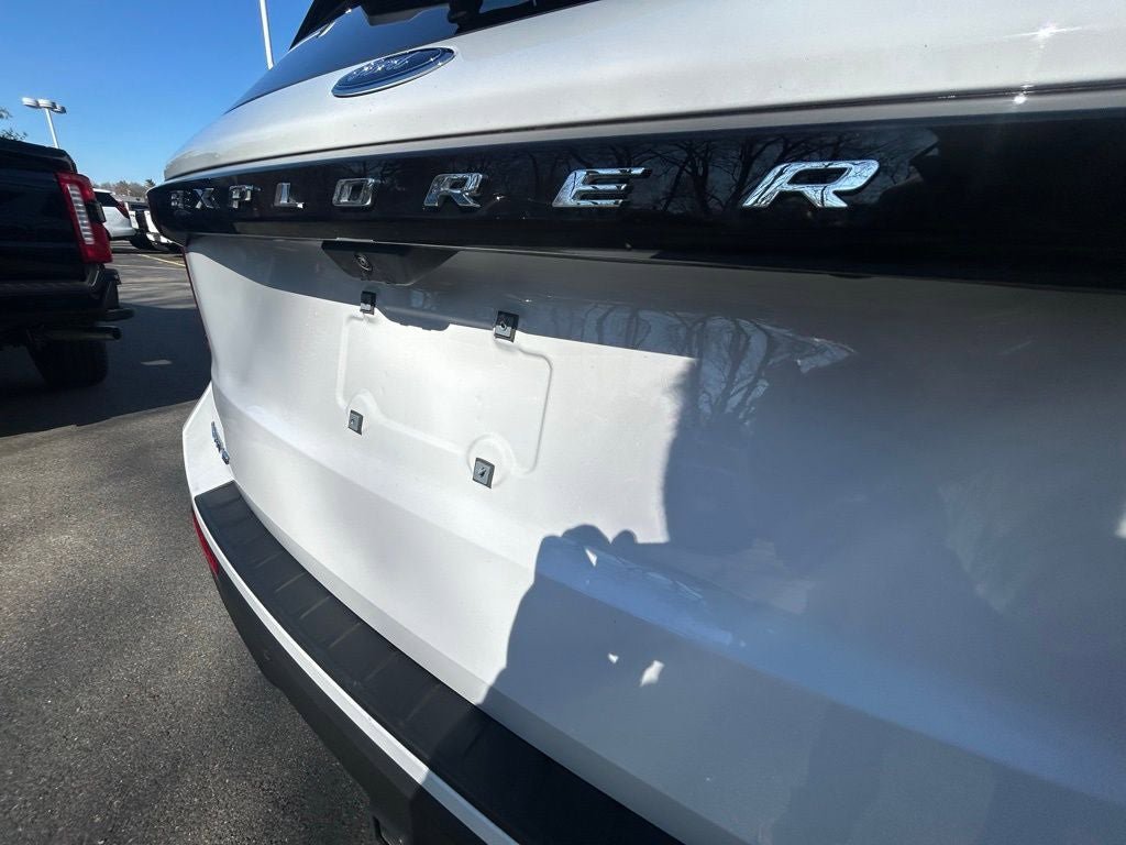 Used 2025 Ford Explorer Active image 8