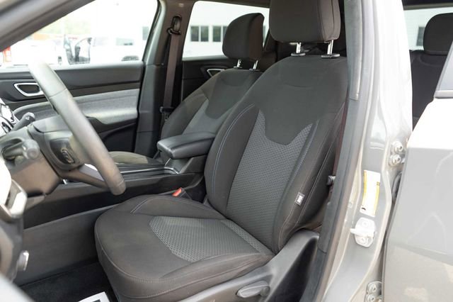Used 2023 Jeep Compass Sport AWD/4WD image 13