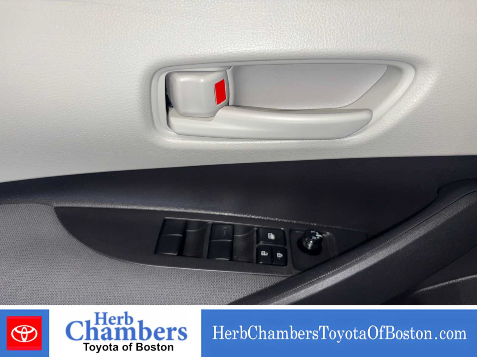 Used 2025 Toyota Corolla LE AWD/4WD image 13