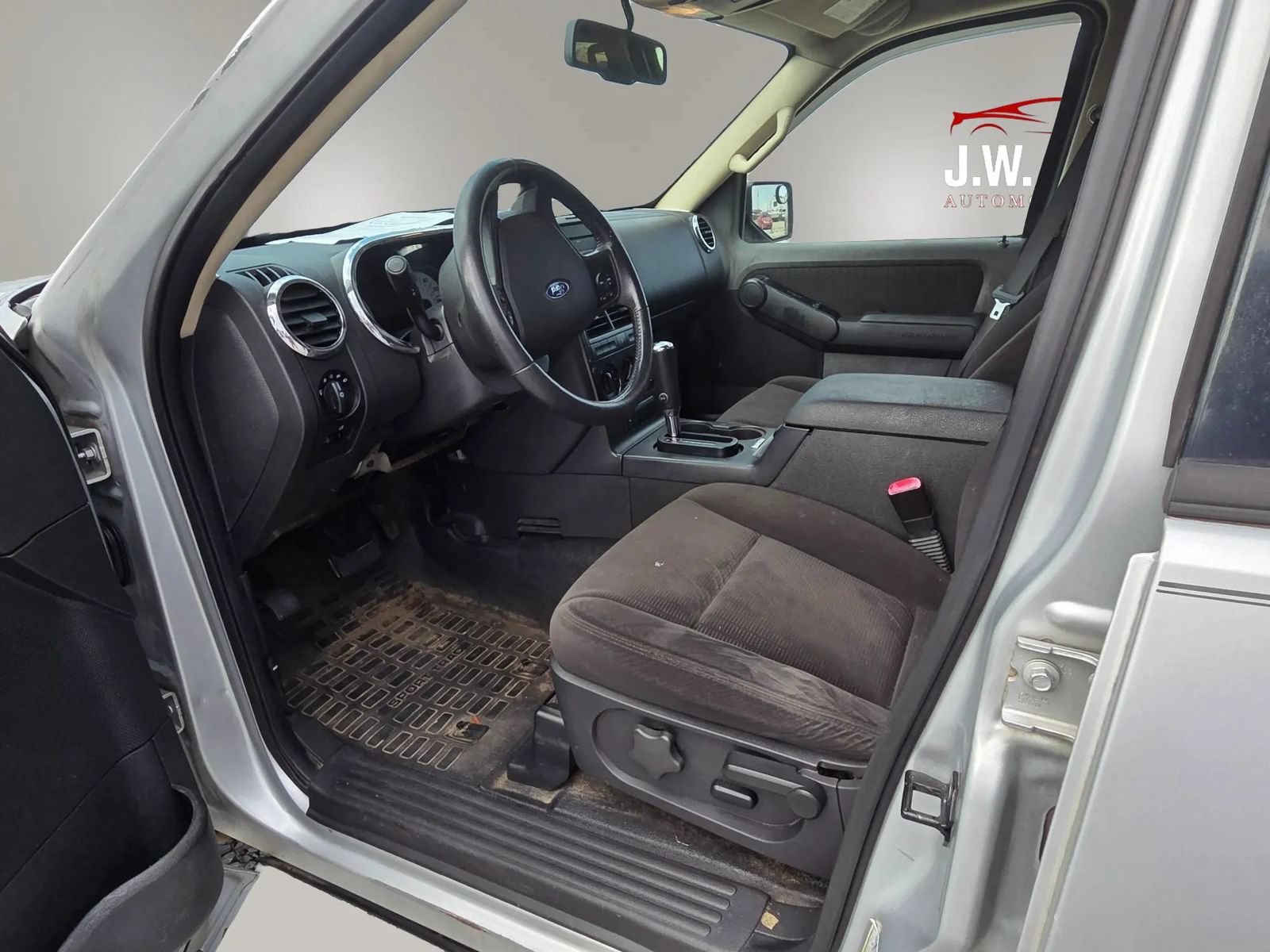 Used 2010 Ford Explorer Sport Trac XLT RWD image 7