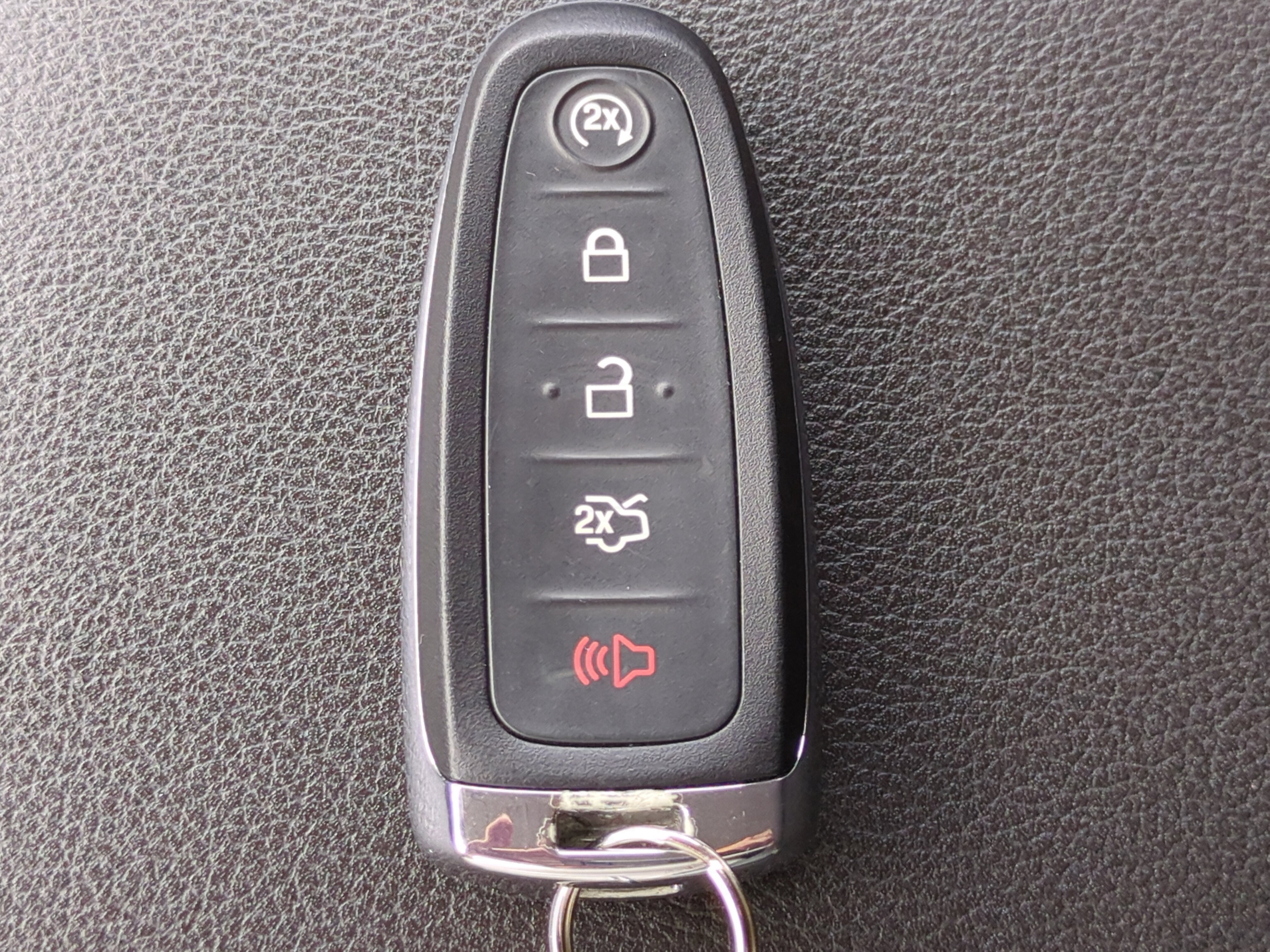 Used 2016 Ford Escape Titanium FWD image 28