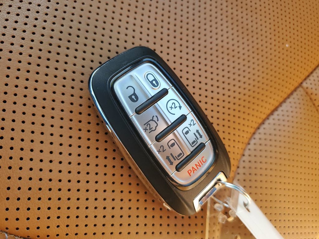 Used 2022 Chrysler Pacifica Pinnacle image 33
